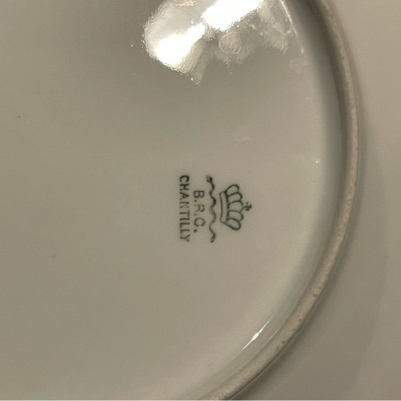 BRC fine china Chantilly pattern.  Beautiful plate.  Perfect for hanging. - Picture 8 of 9